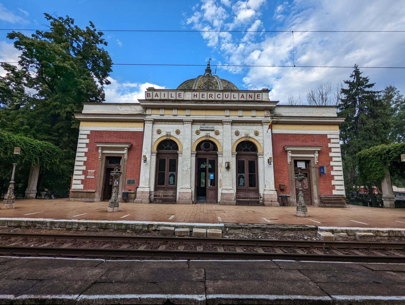 Gara, cu Clădirea Anexă