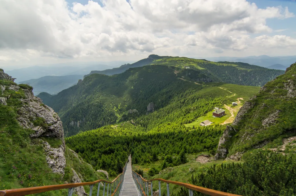 Panorama de pe V\rful Toaca, Masivul Ceahlău