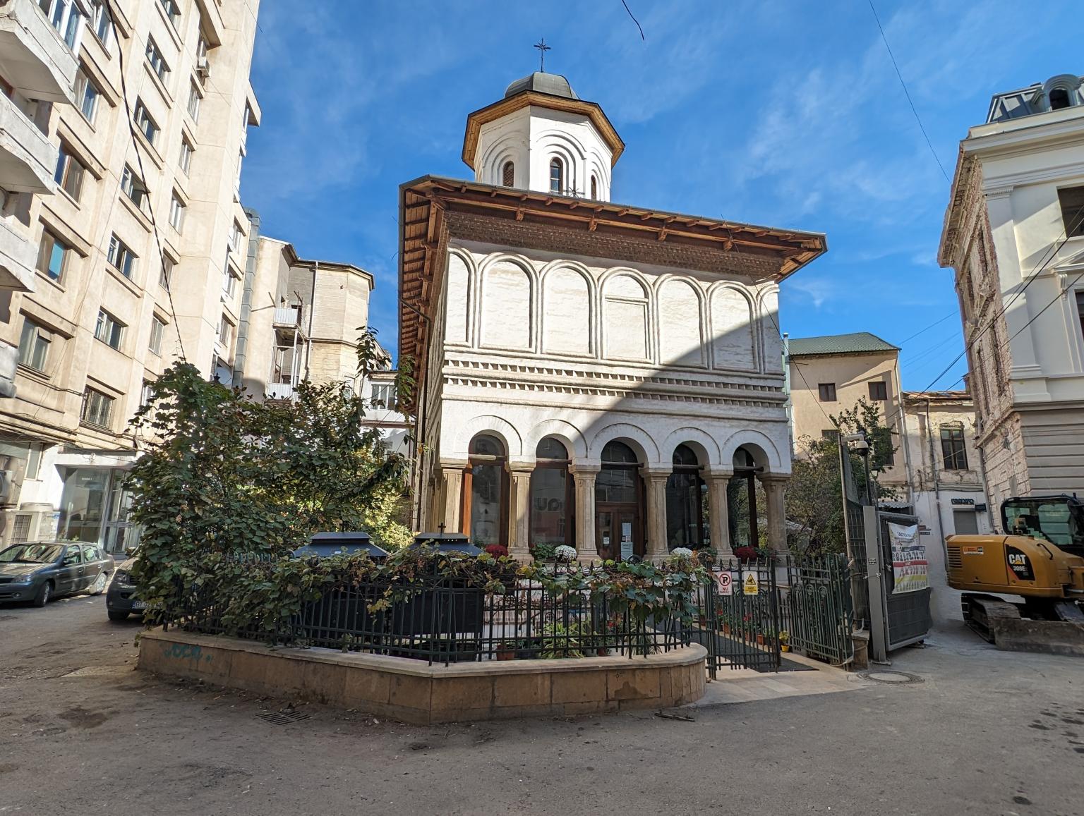 Biserica Intrarea Maicii Domnului În Biserică - Doamnei